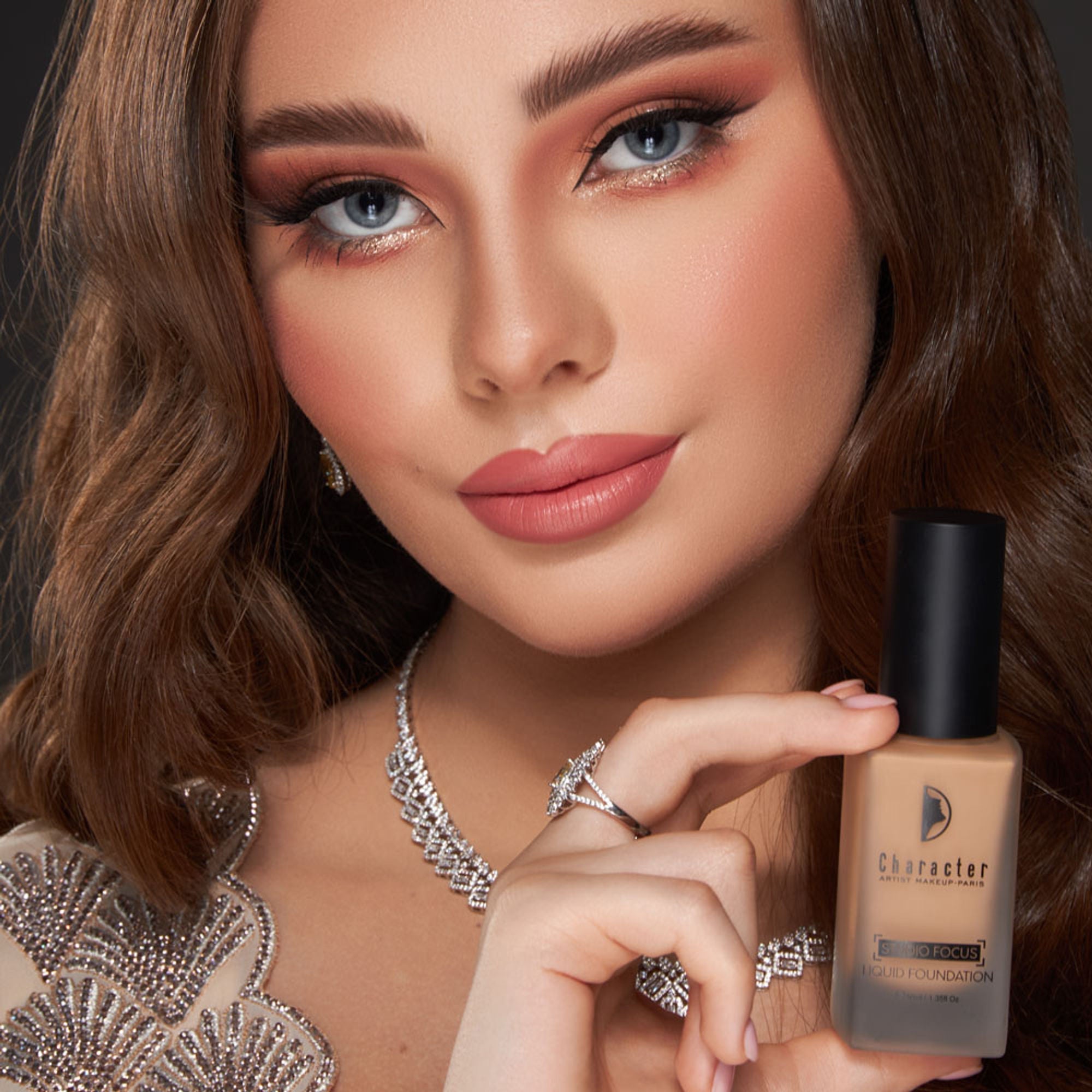 Character Studio Focus Liquid Foundation - Pif004
