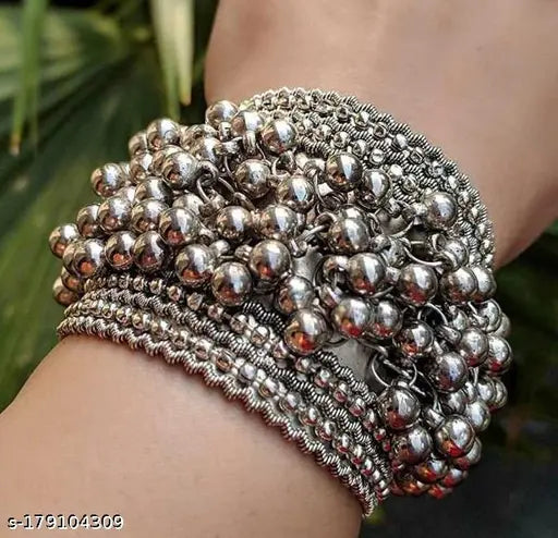 WOMENS SILVER COLOUR GHUNGHROO DESIGN BRACELET NACKLACE AND EARRINGS  THZ085