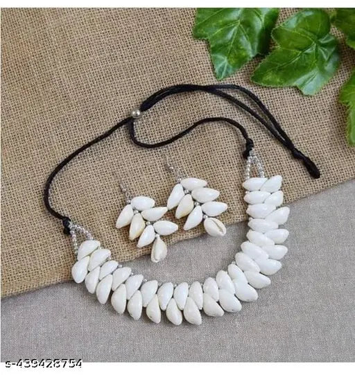 WOMENS WHITE SEAP DESING NACKLACE SET  THZ088