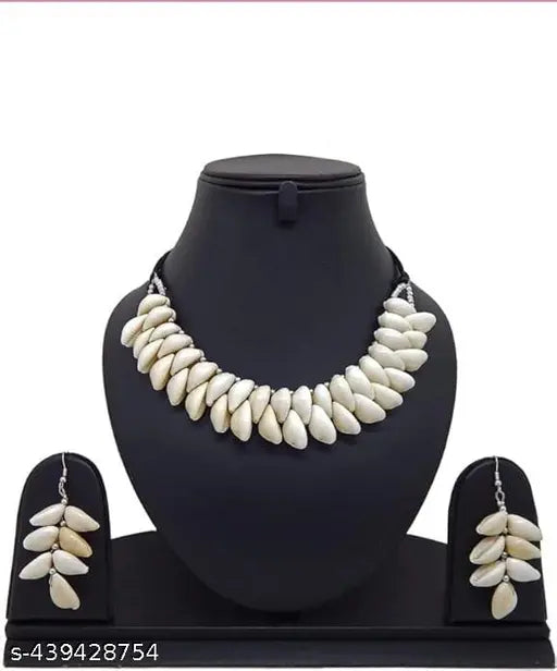 WOMENS WHITE SEAP DESING NACKLACE SET  THZ088