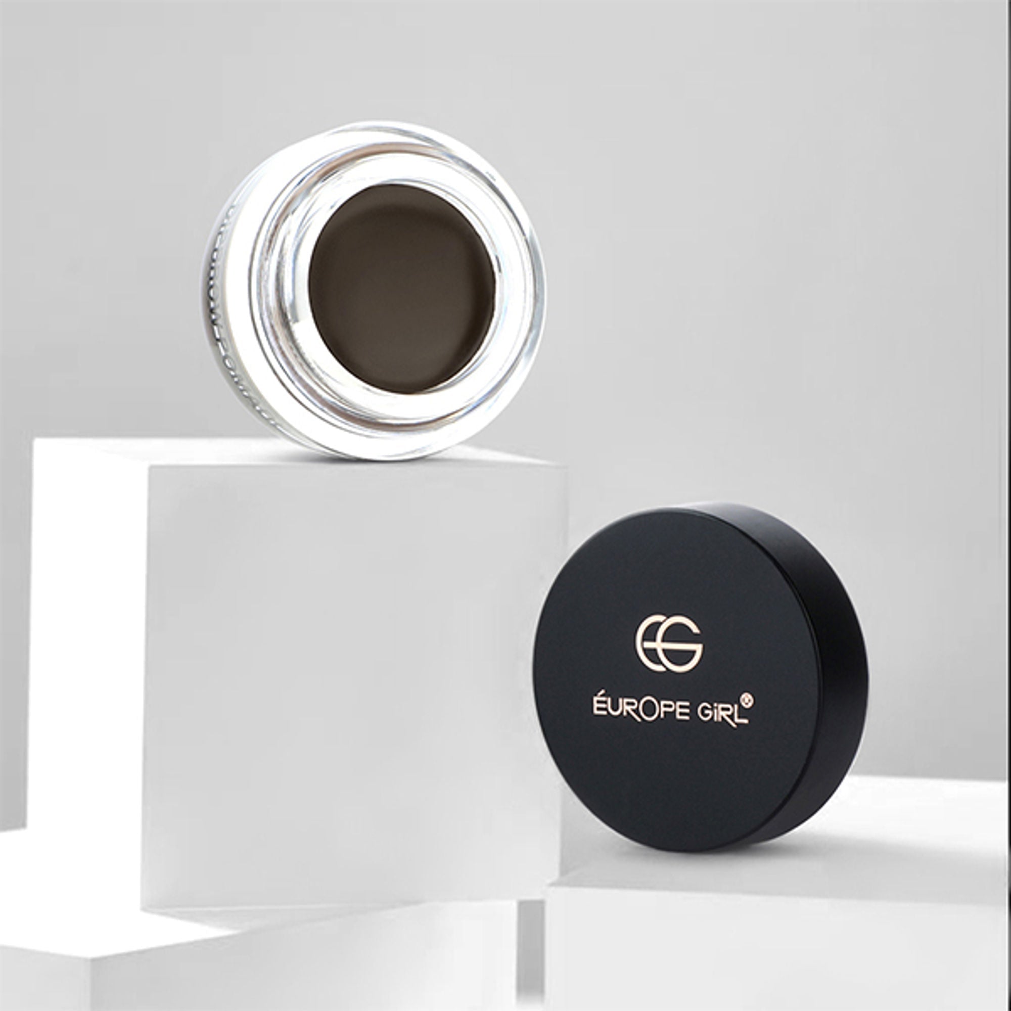 Europe Girl Dipbrow Pomade - Medium Brown