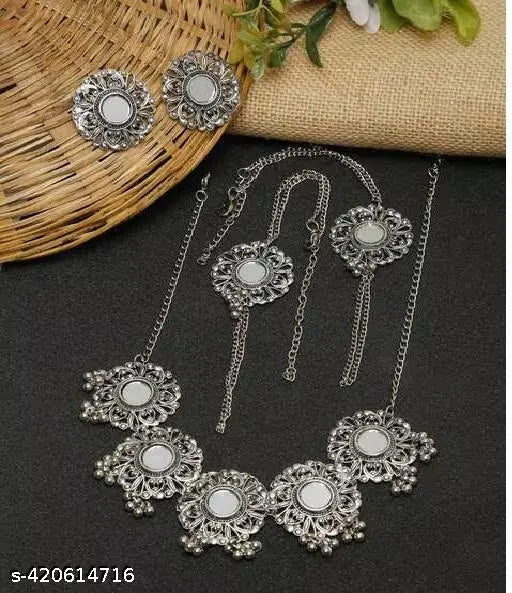 WOMENS SILVER PLEATED NACKLACE SET WITH MIRROR DESIGN  THZ096