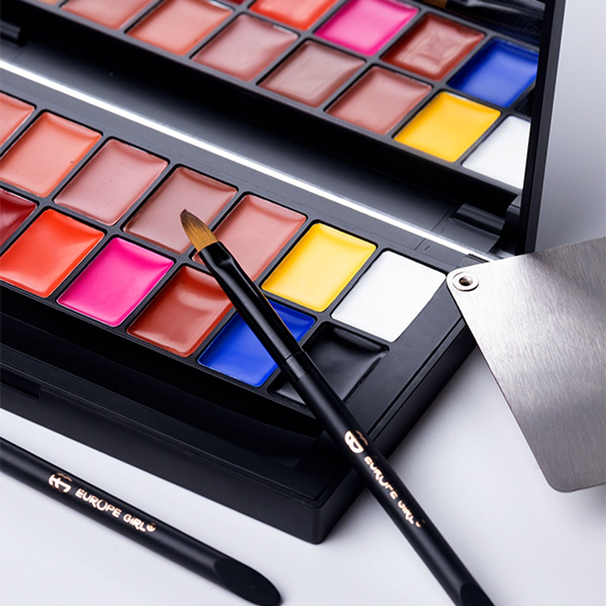 Europe Girl Kiss Me Lip Palette