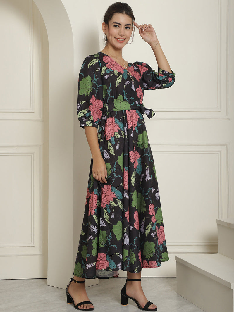 Women's Black Floral Printed A-line Dress With Belt