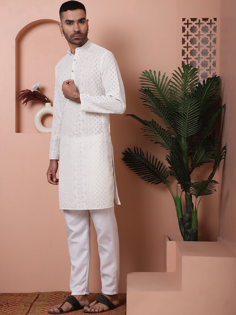 Men's Embroidered Kurta Pyjama Set