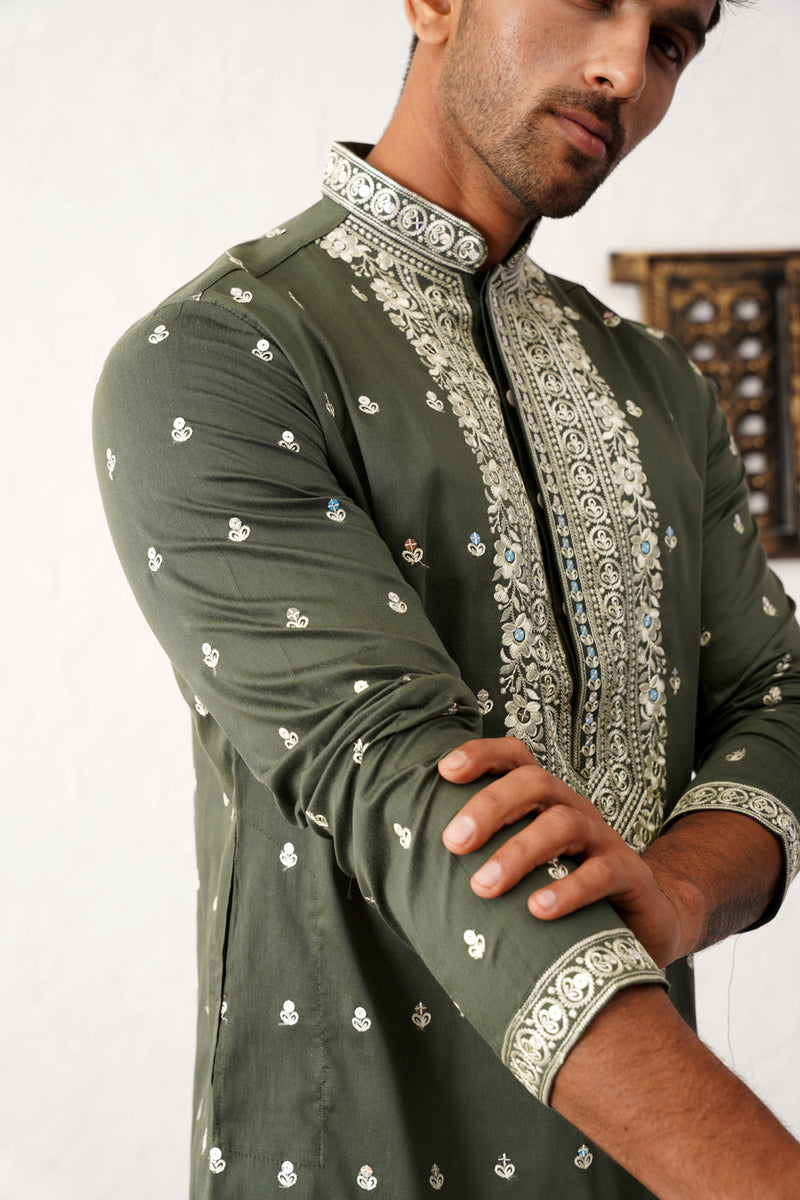 Men's Chikankari Embroidered Kurta Pyjama Set