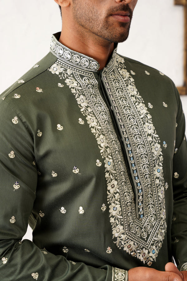 Men's Chikankari Embroidered Kurta Pyjama Set