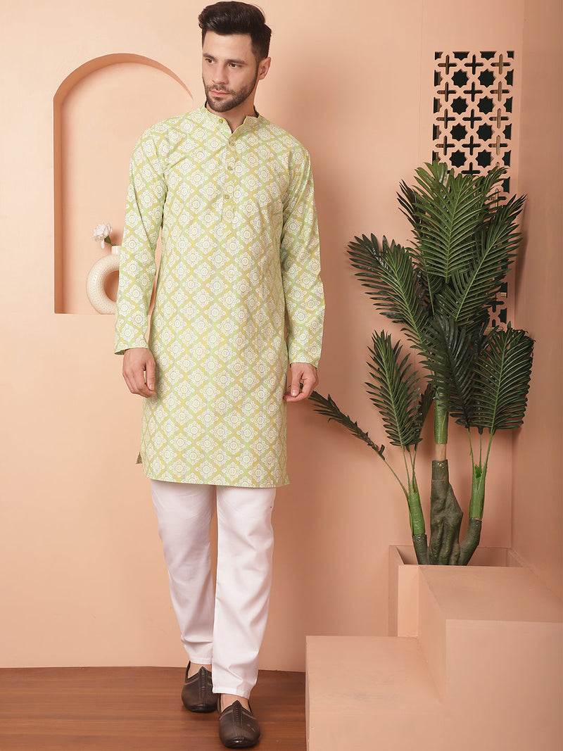 Men Green and White Floral Printed Kurta with Churidar