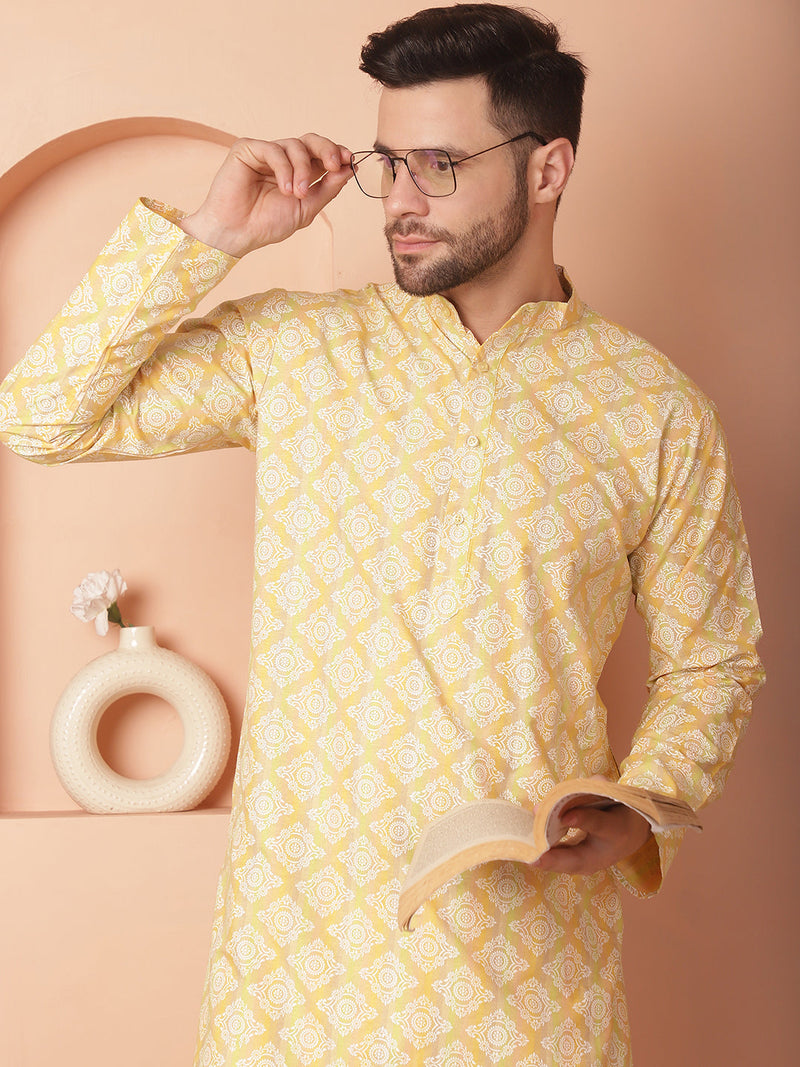 Men Yellow and White Floral Printed Kurta with Churidar