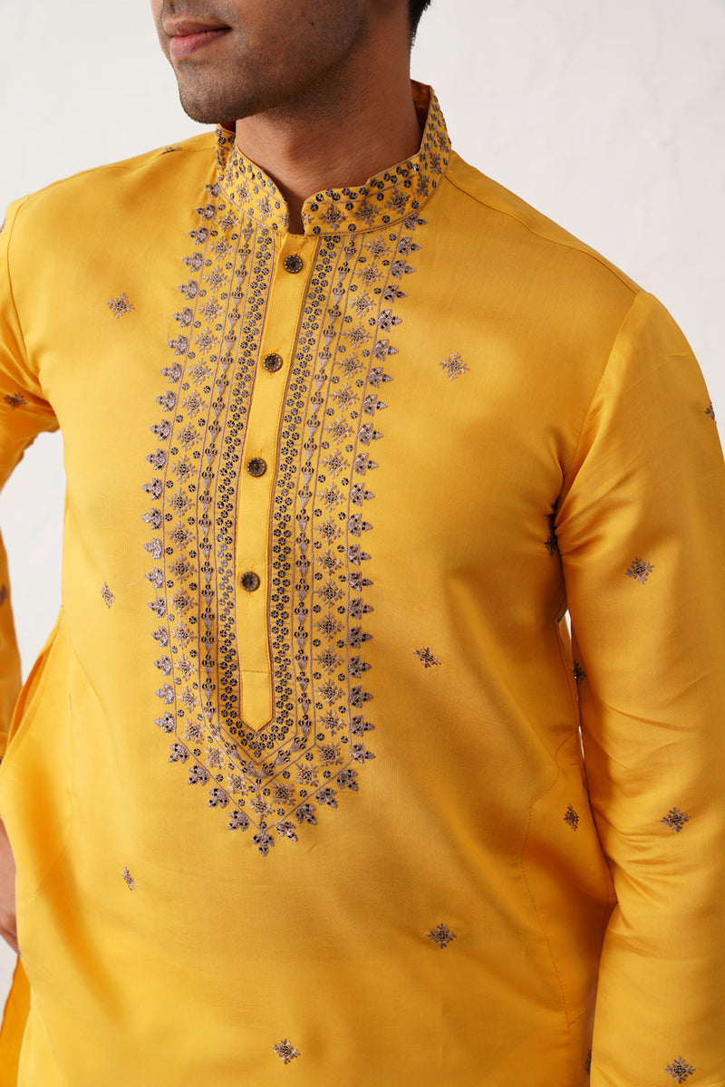 Men's Sequins Embroidered Kurta With Pyjama