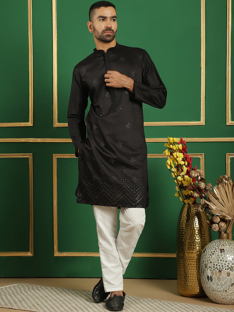 Men's Embroidered Kurta with Pyjama