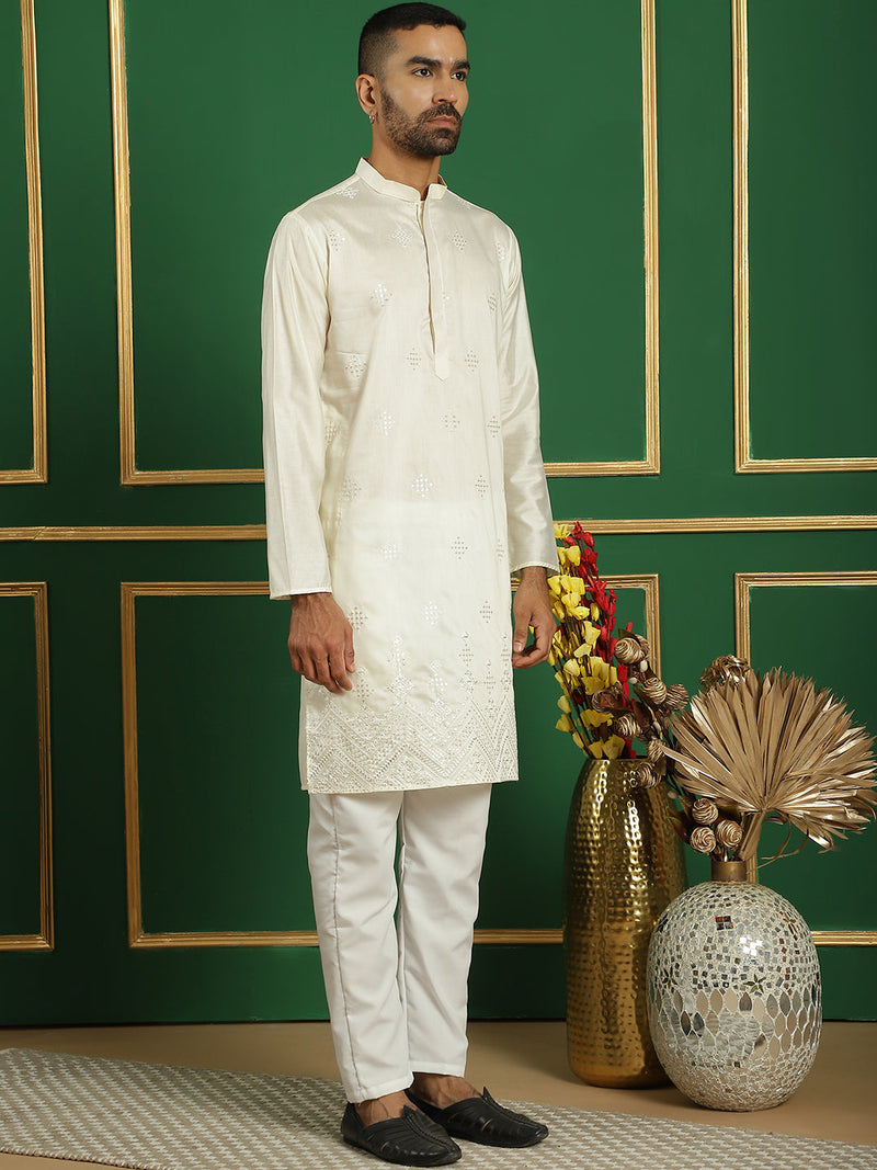 Men's Embroidered Kurta with Pyjama