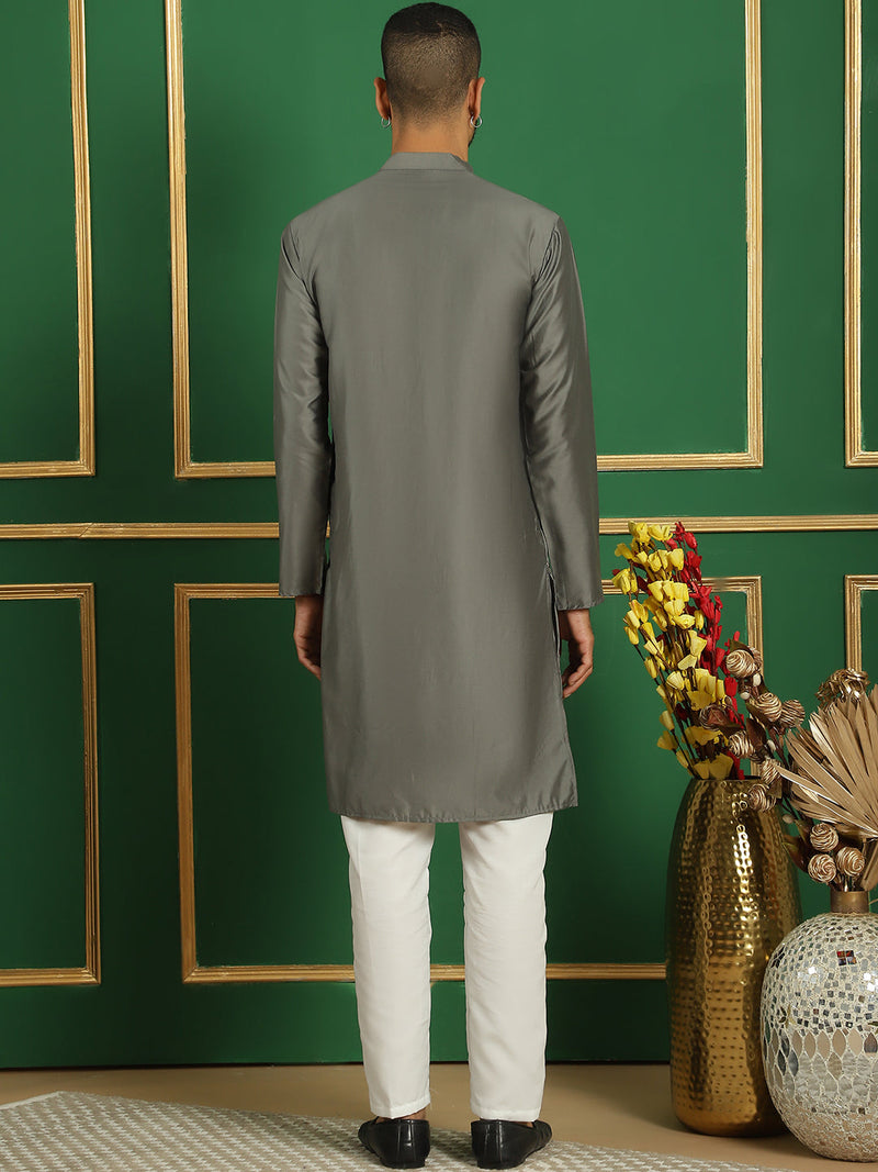 Men's Embroidered Kurta with Pyjama