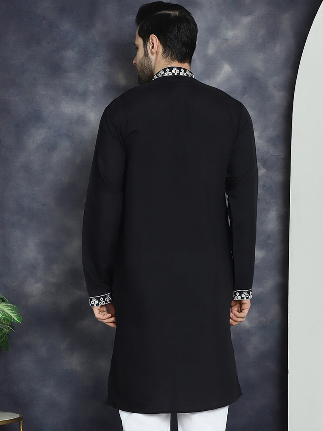 Men's Embroidered Kurtas ( KO 5045Black )