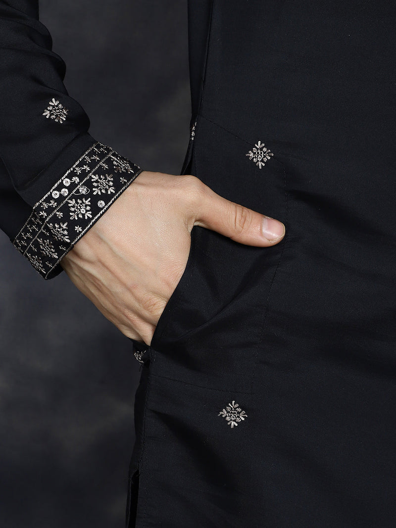 Men's Sequins Embroidered Kurtas ( KO 5046Black )