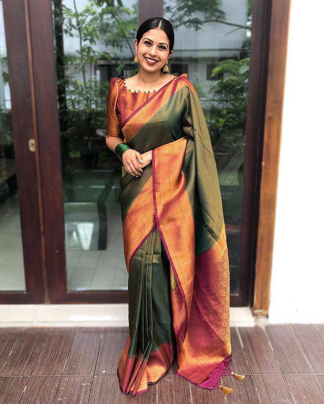 Vamika Weaving Banarasi Jacquard Green Kanjivaram Saree