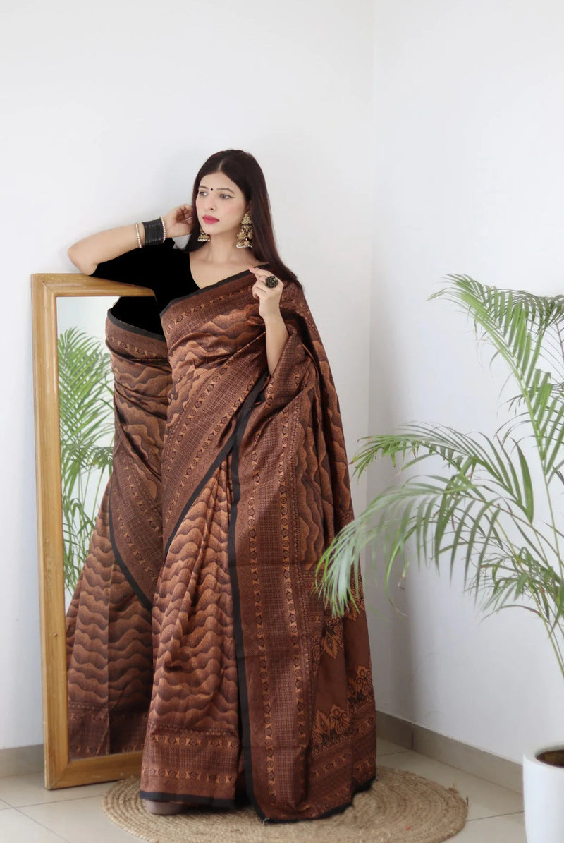 Vamika Weaving Banarasi Jacquard black Kanjivaram Saree