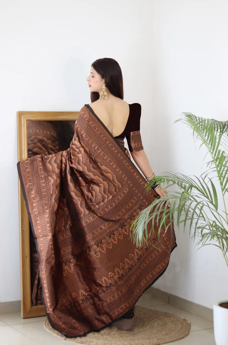 Vamika Weaving Banarasi Jacquard black Kanjivaram Saree