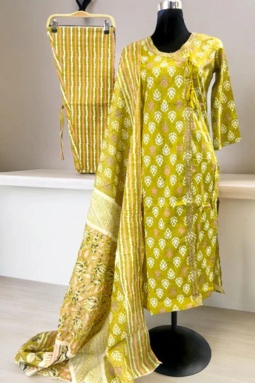 Suvesha - agrakha kurta set with dupatta mehendi green