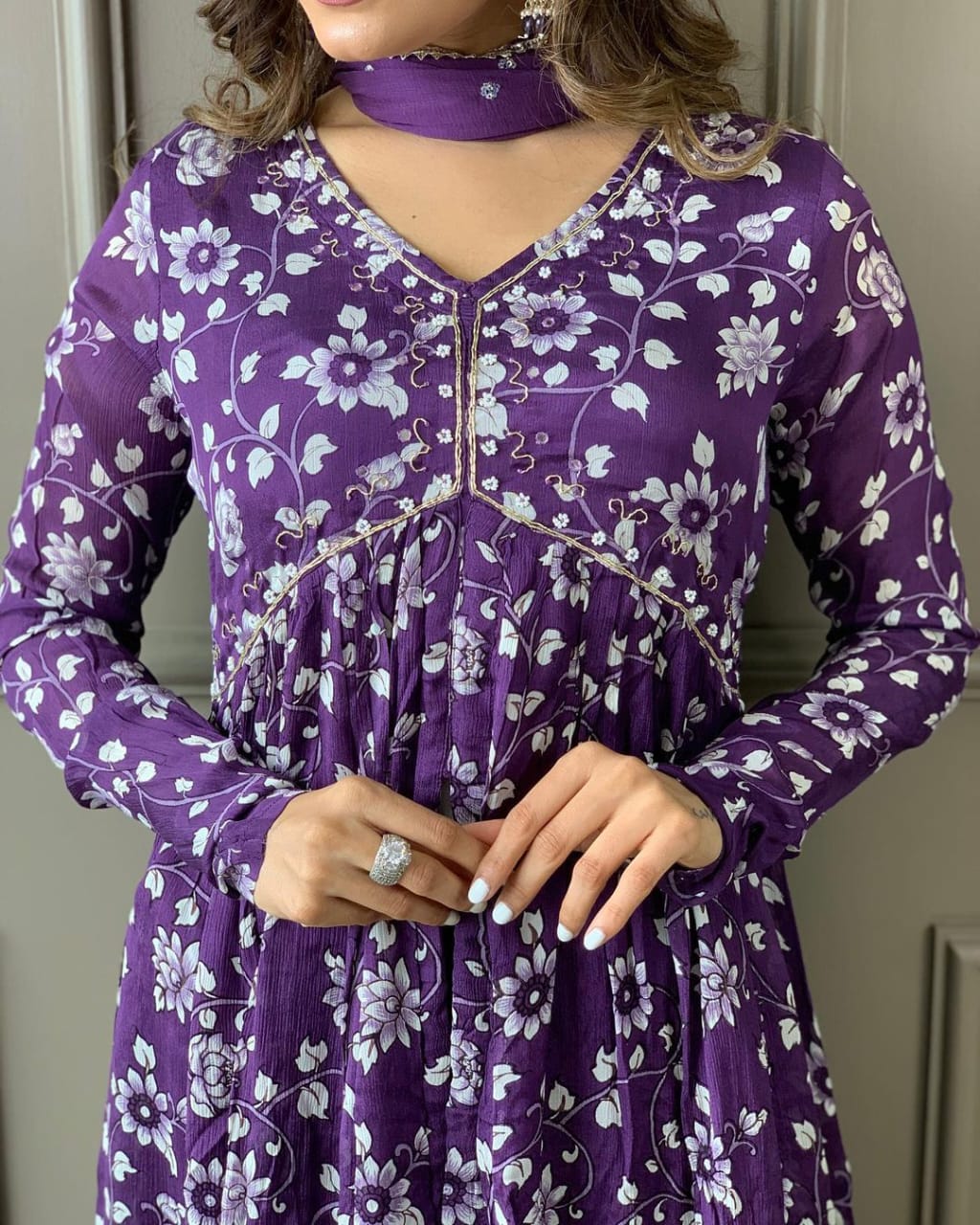 Suvehsa Alia Cut Suit Set With Pants