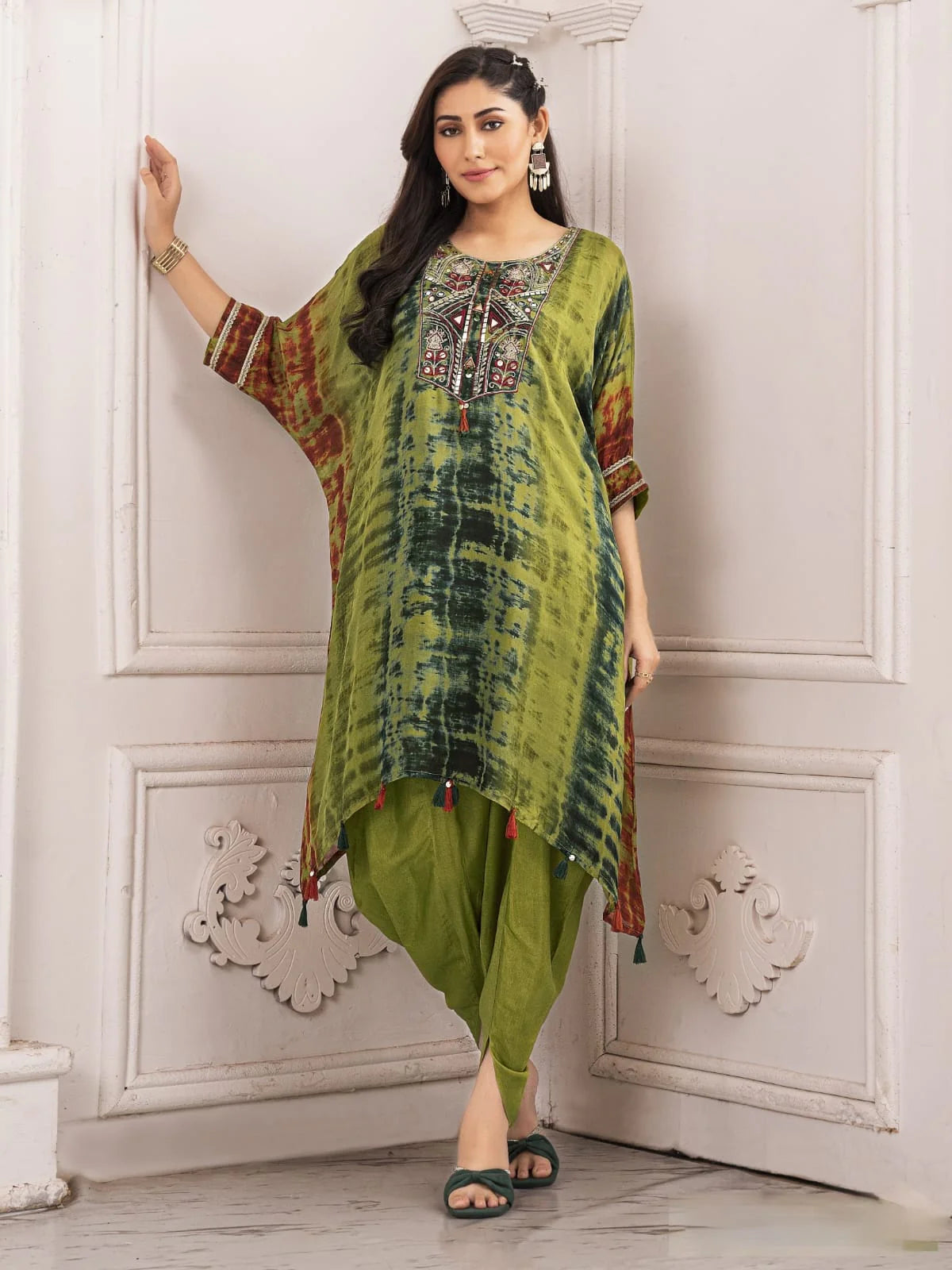 Suvehsa Kaftan Set With Tulip Pants - Mehendi Green