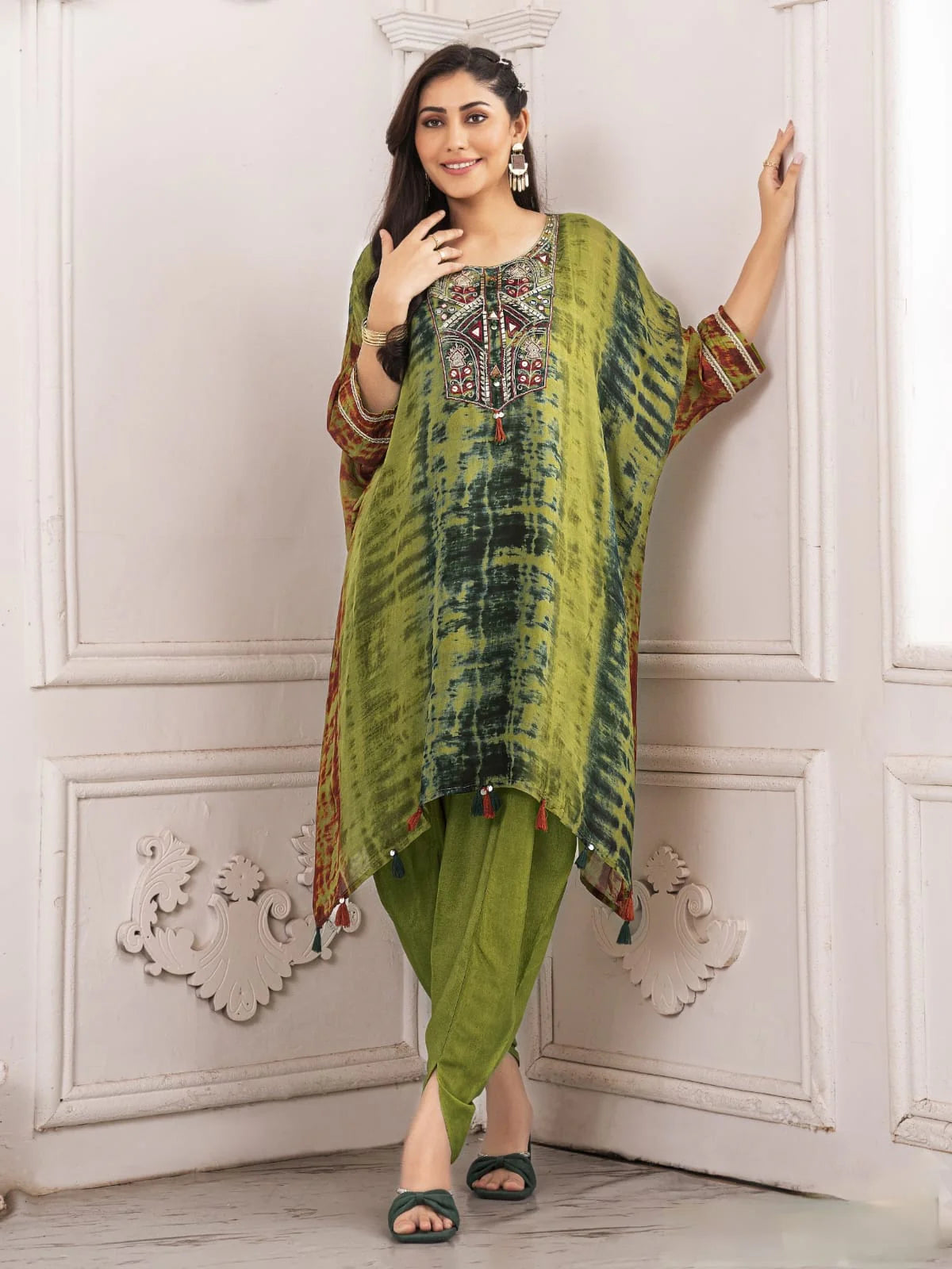Suvehsa Kaftan Set With Tulip Pants - Mehendi Green