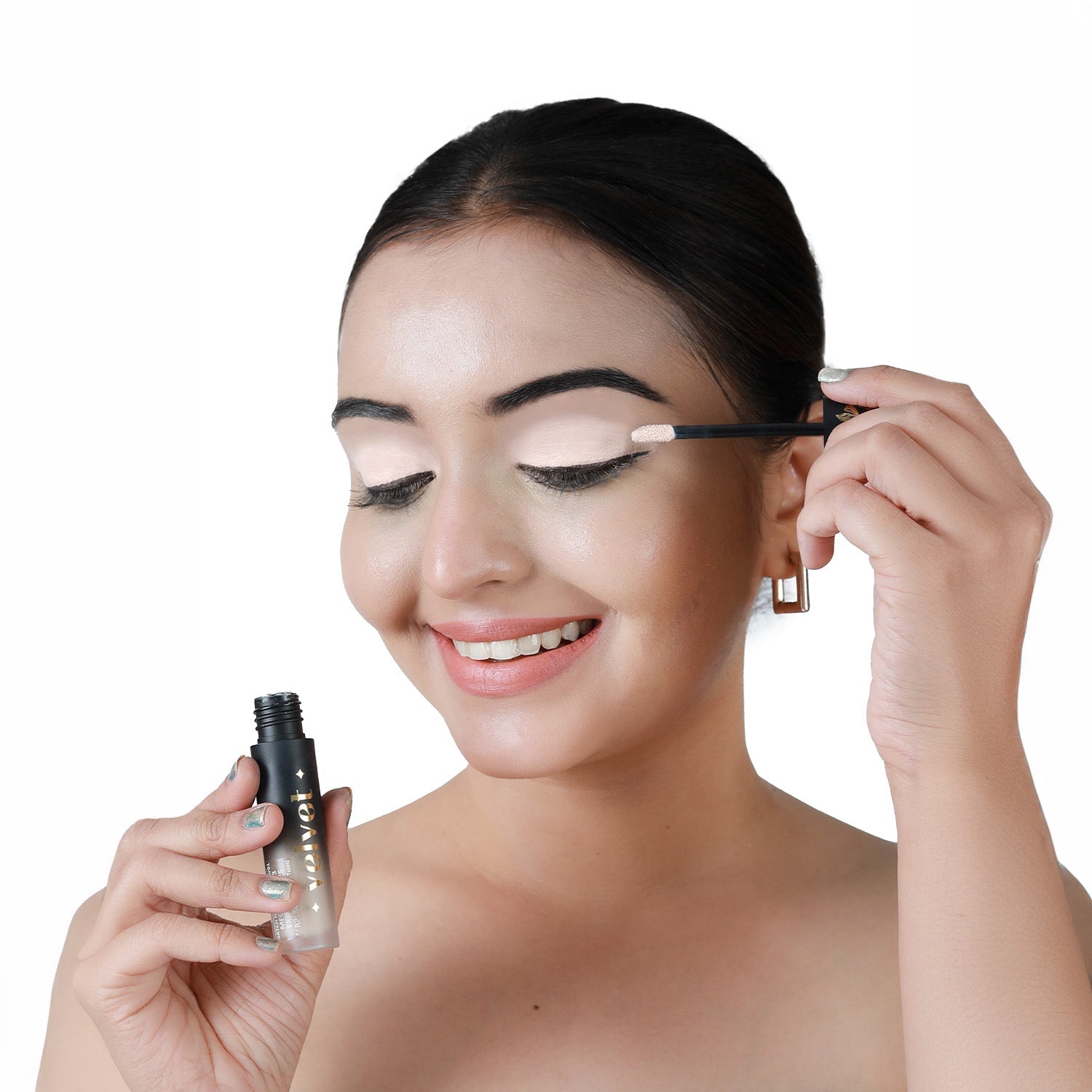 Aflairza Velvet Liquid Eyeshadow for Nourishing, Lightweight & Smudge-Free Wear
