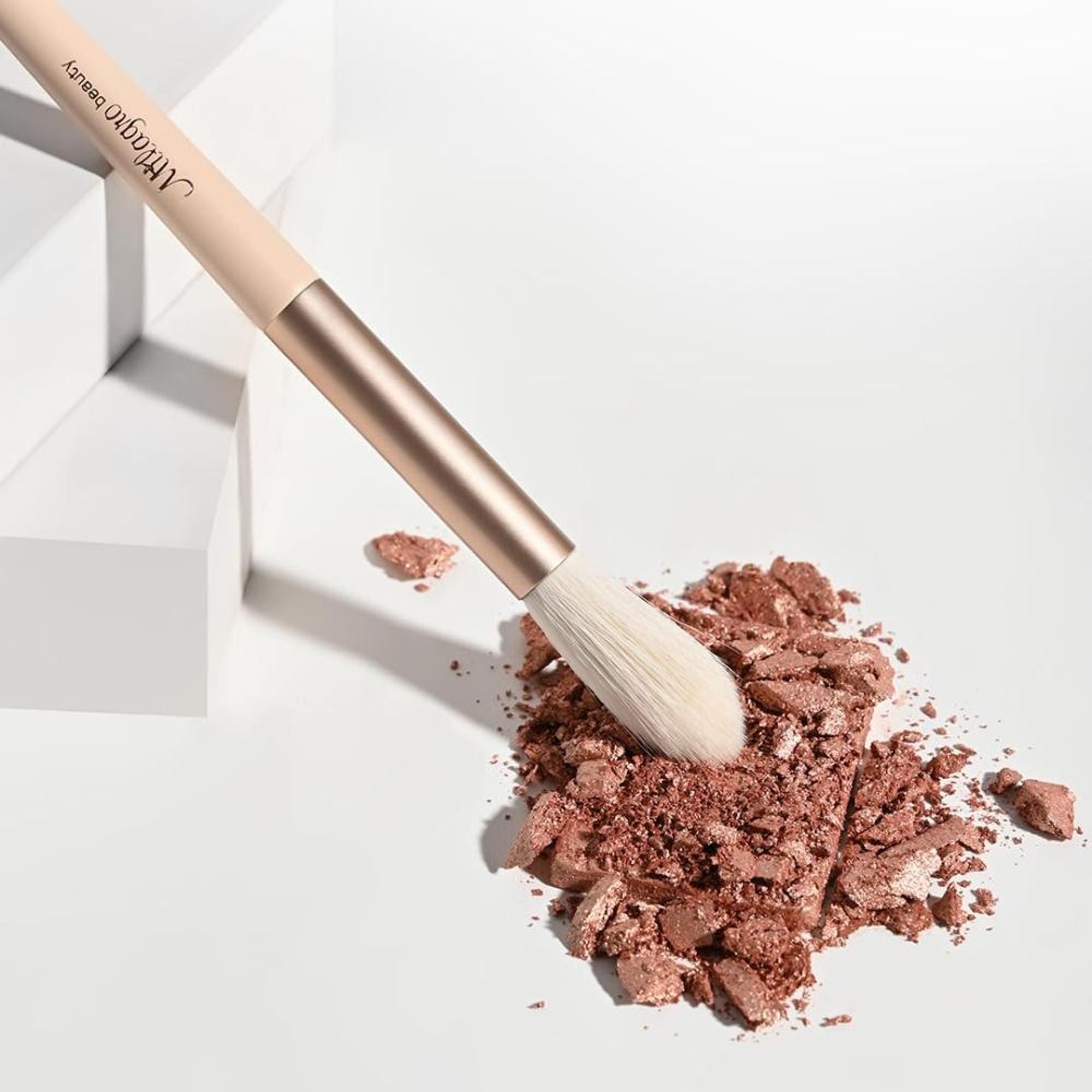 Milagro Beauty Highlighter Brush 06
