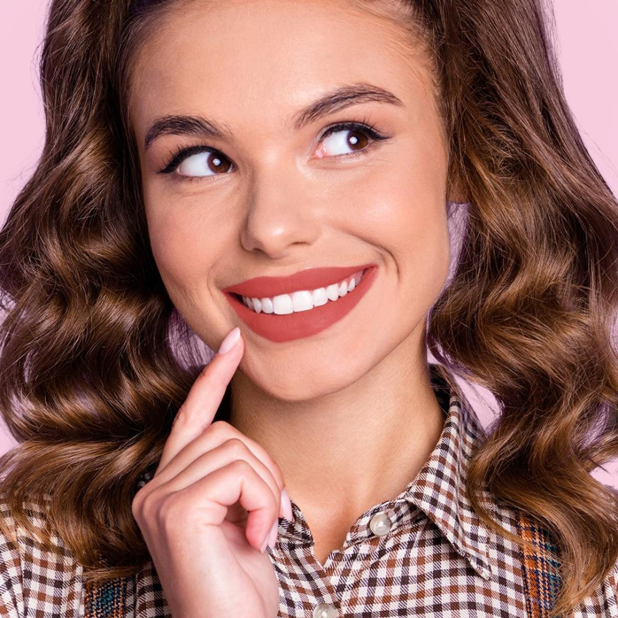 Makeup Revolution Pout Bomb Plumping Lip Liner - Burnt Cherry Red
