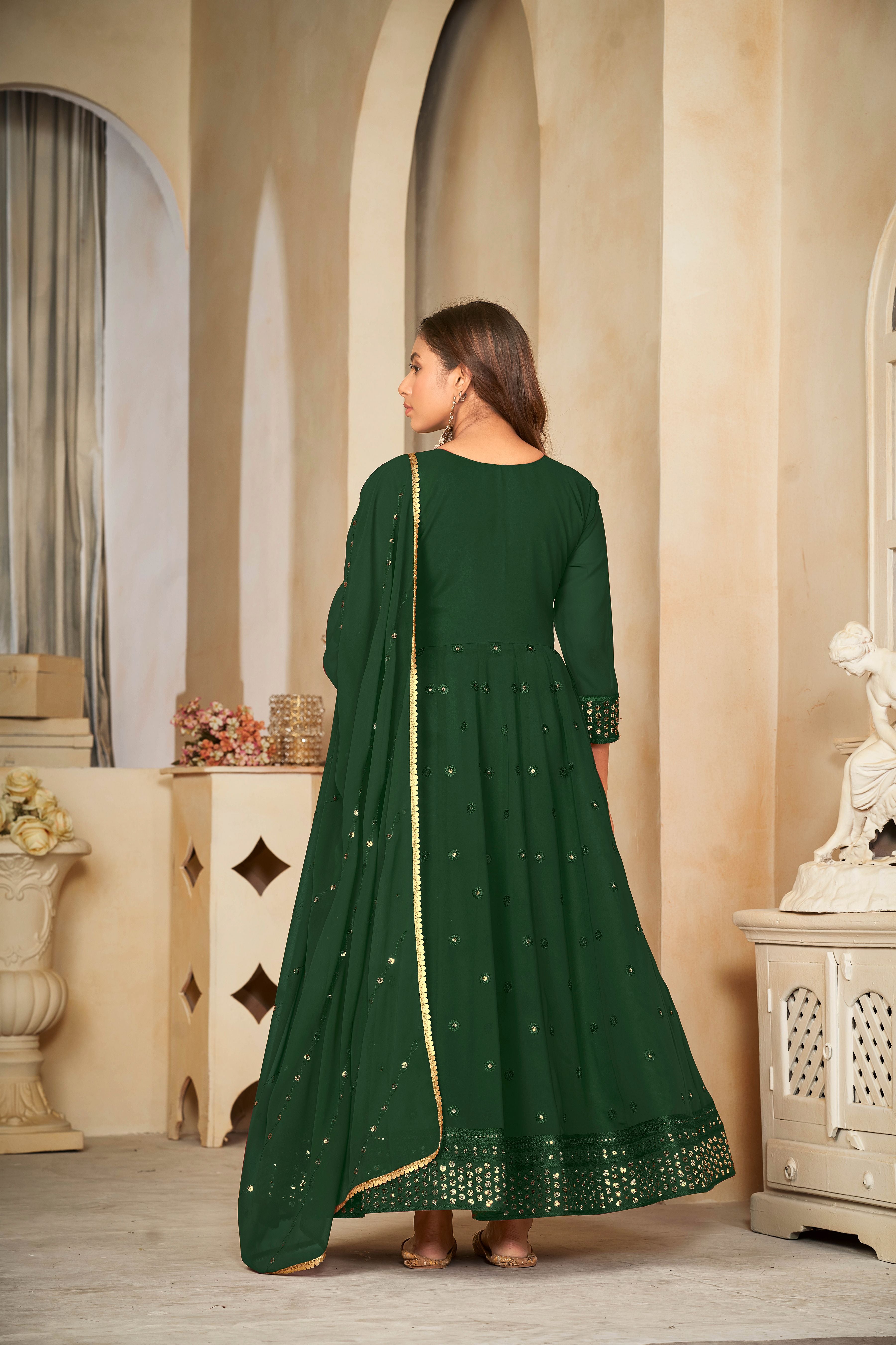 Aastha Green Dupatta with Net top fabric Georgette Crepe Bottom fabric