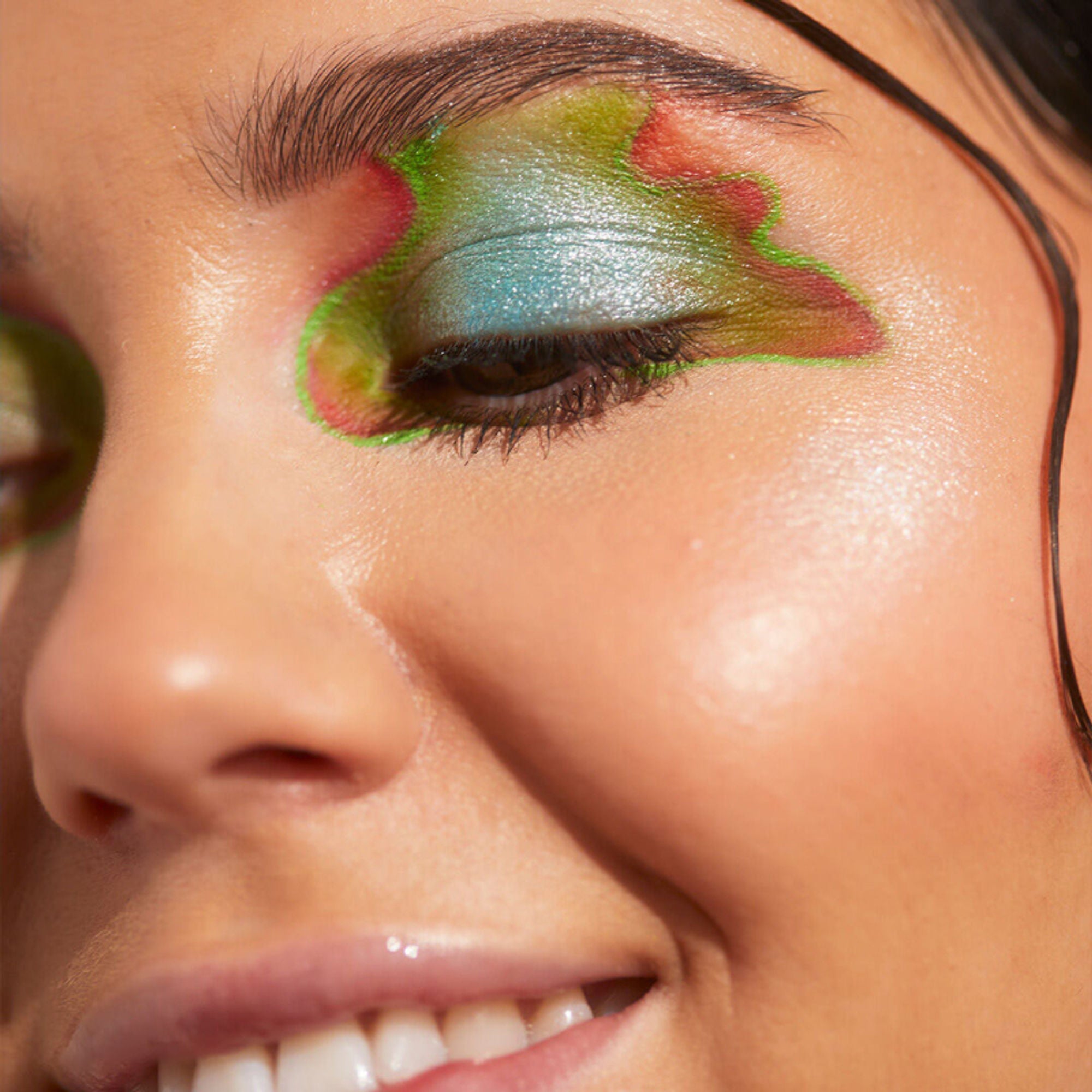 Makeup Revolution Disney Pixar鈥橲 Finding Nemo X Revolution Eyeshadow Palette