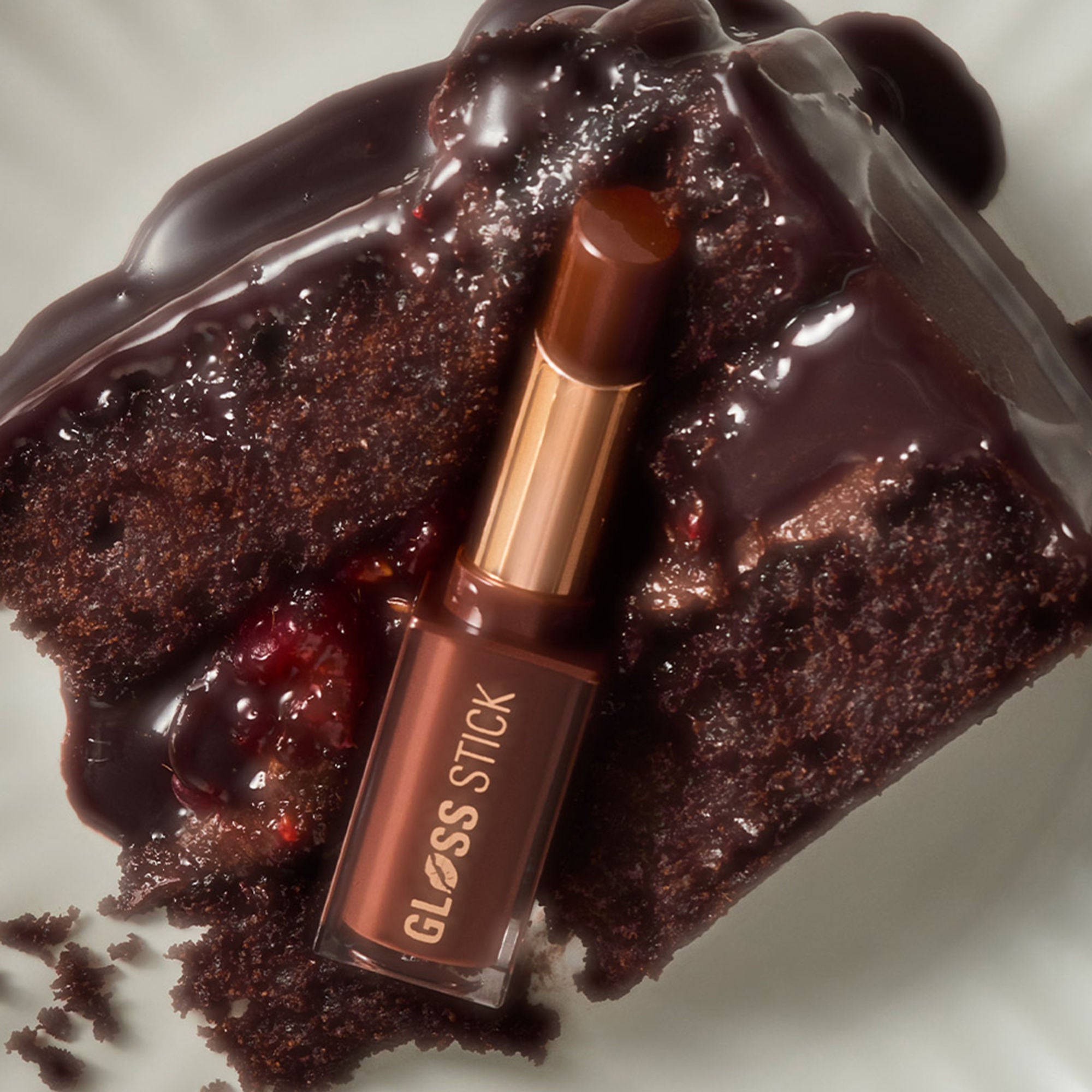 Makeup Revolution Pout Lip Gloss Stick - Chocolate Ganache